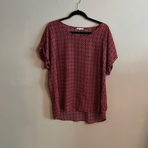 Jacquard print hi-lo blouse.  EUC
